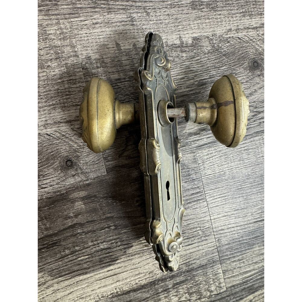 Antique Bronze Meridian Yale & Towne Oval Door Knob Set Salvage Neoclassicical - Picture 6 of 16